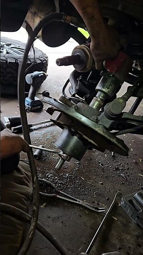 Honda Pilot 2007 ( Rear Wheel Bearing Replacement )