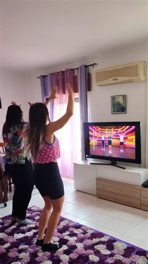 Girls night in (Zumba’s version) 👯‍♀️ Download the Zumba® App to make on-demand classes your newest workout tradition - https://bit.ly/4bdkUDX 📸: @beacarneiro_zumba | Zumba Fitness