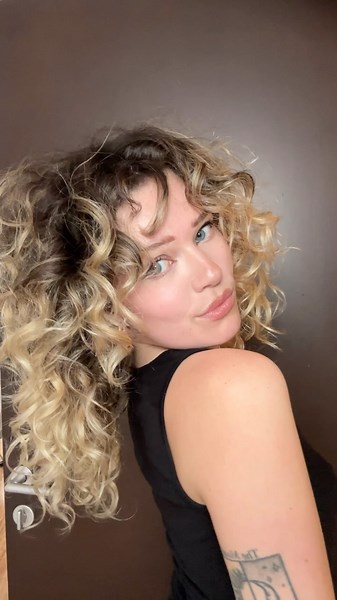 Marie Schnoell - your curly hair bestie | I can and I will 💘 curly hair, how to style curls, curly girl, curly hair tutorial, frizzy hair, wavy hair #curlyhair #curlygirl #frizz | Instagram