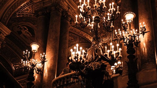 10 Iconic Chandeliers Perfect for Luxury Interiors