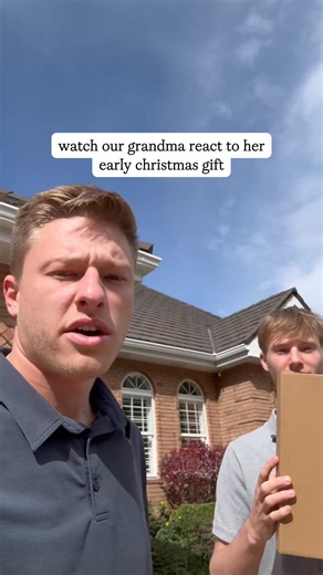 Wrapped in warmth and made for slow mornings, these slippers turn chilly days into cozy moments. A holiday must-have for everyone on your list. | Cozy Earth