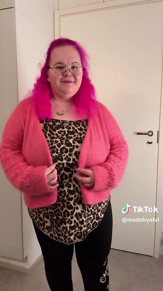 Testineulonta Morning Tea -villatakki Sama takki kaksi eri asu kokonaisuutta 🤩 #neulonta #neulontapäiväkirjat #neuloosi