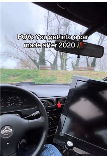 How to Use Your New Big Screen in a Car