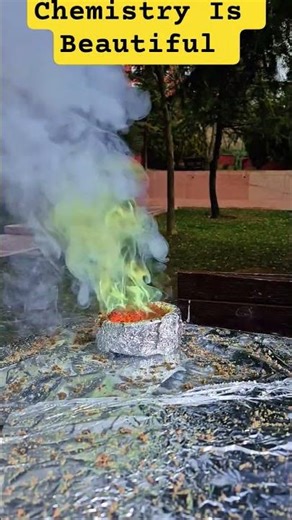 Watch this beautiful chemical reaction #chemistry #science #experiment