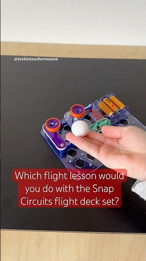 Snap Circuit Flight Deck set is a great hands-on learning experience with five flight activities