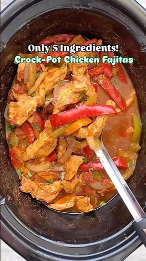Slow Cooker Crockpot Chicken Fajitas #slowcooker #crockpot #chickenfajitas