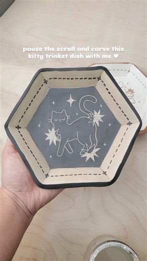 sam 🐱 on Instagram: "yet ANOTHER #sgraffito process!! ✨️ if you guys couldn't tell, I'm loving my @diamondcoretools L1 sgraffito stylus (once again not sponsored), I don't get cramps in my hand with this tool 😭 🏷 #artisanmade #ceramiclicious #ceramicplate #catloversunite #celestial"