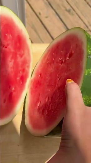 Benefits of Watermelon Juice 🍉 🍉Hydration Boost: Watermelon juice is 92% water, perfect for