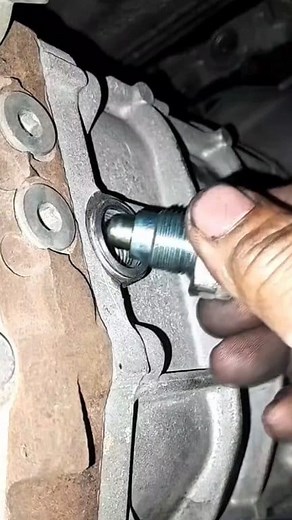 4.7K views · 19 reactions | How to install the reverse light switch on manual transmissi ⚙️ #reverseswitch #mechanic #repair | Agus Yayah Said | Facebook