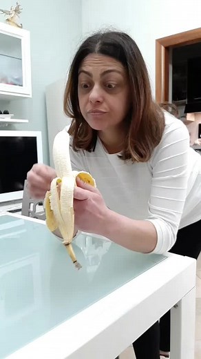 Funny Kitchen Moments with Bananas and Friends