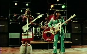 红骨头乐队（Redbone）歌曲《One More Time》现场 1974