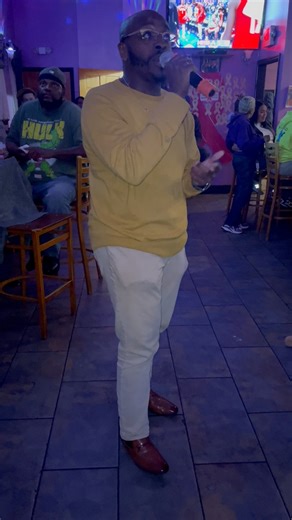 🎤 KARAOKE TUESDAY 🎤 Jack Bar @jacksbarandgrill (615 Orange St Nwk NJ) #karaoke #tuesday #comedrinkwithus #comeeatwithus #comepartywithus #comesingwithus #comecelebratewithus @followers (I don’t own the rights to this music) | Honey Ya Bartenda