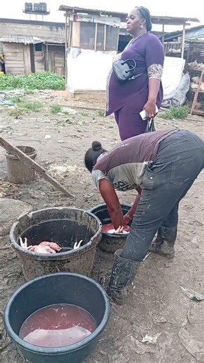 Do you prefer cutting your chicken in the market or at home? #food #chicken #foodie