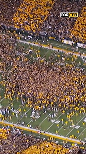 561K views · 7K reactions | The last time Penn State visited @HawkeyeFootball and Kinnick Stadium at night... | College Football on FOX | Facebook