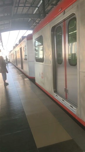 THE FASTEST RED TRAIN IN THE PHILIPPINES #trainfastest #redphilippines