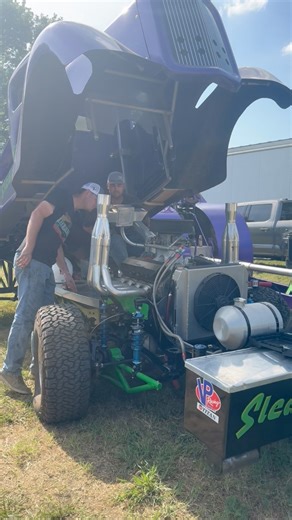 “Sledge Hammer” Pulling Truck at The Thunder In The Lonestar Truck Pulls #sickcarsandtrucks #fblifestyle #truckpulling | SICK Cars and Trucks