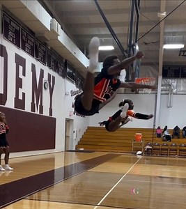 🧡🖤🧡 #BlackGirlsCheer #BlackBoysCheer #ToeTouchTuesday #ToeTouch #JumpGoals #GOALS 🎥: @stivers_cheer | Black Girls CHEER