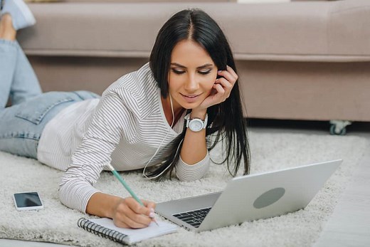 9 Best Proofreading Courses in 2025 (Make $50/Hour)