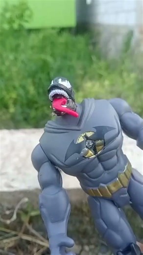 venom and batman choose swap head with earch Other #marveltoys #spiderman