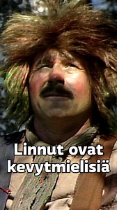 Voi Rölli. ❤️ Ollapa kuin pikkulintu. Voit katsoa Yle Areenasta Rölli-lastenohjelman ensimmäisen tuotantokauden vuodelta 1986. Kauden viimeisessä jaksossa Rölli haaveilee lintujen kevytmielisestä olosta ja rakentaa itselleen siivet. #rölli #linnut #siivet #eläväarkisto80luku | Yle Elävä arkisto