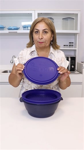 ✨ Descubre lo fácil que puede ser cocinar con el Micro Urban de Tupperware. Un solo producto que transforma tu microondas en una cocina completa, prepara al vapor y cocina las recetas que te imagines… siempre con resultados perfectos y sin complicaciones. Gracias a su diseño inteligente, tus comidas quedan más saludables, llenas de sabor y listas en minutos. Además, ahorras tiempo, energía y espacio, todo sucede dentro del Micro Urban. Ideal para tu ritmo diario, para quienes aman lo práctico y 