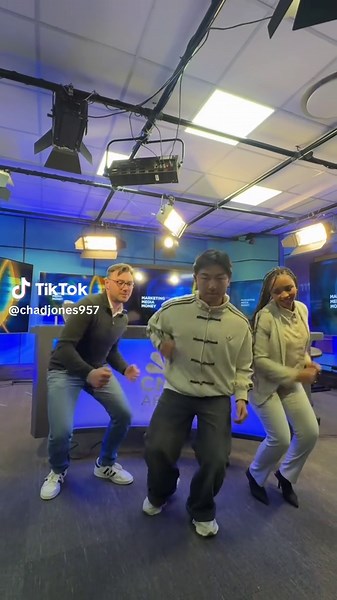 Catch me tomorrow on @CNBC Africa at 13:30, channel 410 😎 As we speak about how social media has changed the marketing game 😯 Who gonna tune in ?🤓 #uJonesFam #dance #magumba #fyp #trend