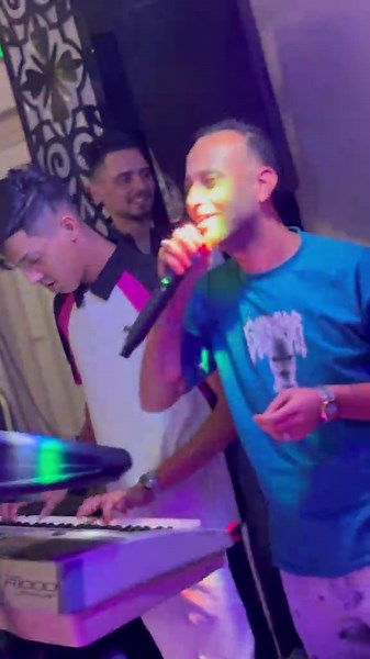 Vidéos de Cheb Midou Officiel 🔵 (@chebmidou7) avec son original - Cheb Midou Officiel 🔵