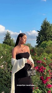 Чарівна @tanyaparfileva на нашому концерті в Ботанінчому саду ✨ Відео: @tanyaparfileva А ми нагадуємо про наші наступні події: 🎶Класика на даху ЦУМ: Бах і Моцарт 🗓️12 липня 19:00 📍Дах ЦУМ, вул. Хрещатик, 38 🎶 Музика з культового кіно на даху ЦУМ 🗓️13 липня 19:00 📍Дах ЦУМ, вул. Хрещатик, 38 🎶«Пори року» Антоніо Вівальді на даху ЦУМ 🗓️14 липня 19:00 📍Дах ЦУМ, вул. Хрещатик, 38 🎶Рок балади на даху: Metallica & Nirvana 🗓️15 липня 19:00 📍Дах ЦУМ, вул. Хрещатик, 38 🎶Джаз на даху ЦУМ 🗓️16