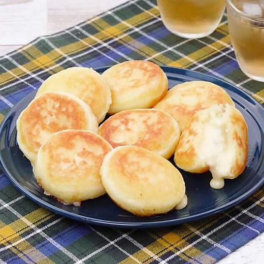 とろーり美味しい♪ チーズいももちのレシピ動画・作り方 | デリッシュキッチン