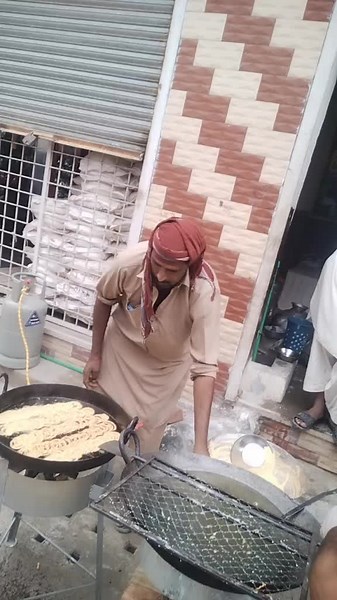 Outdoor Cooking: Mastering Dough-Based Frying Techniques