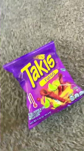 TAKISSSSS!!! Subscribe for free skin case on rivals !!! Add me Cadence43567￼