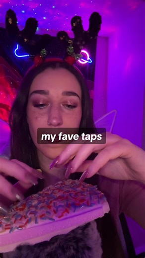 i fr cant pick between these two absolute baddies #asmr #tapping #relax #fyp #sleep