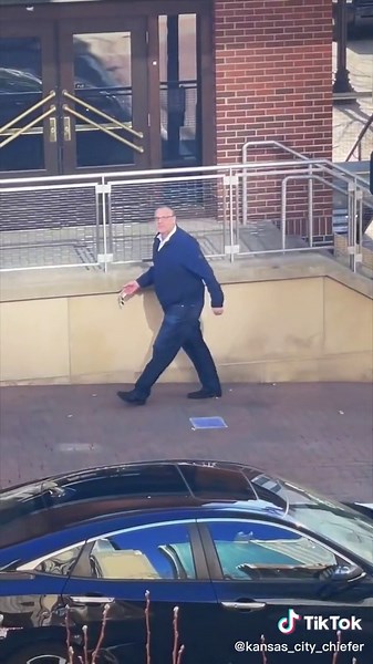 Hilarious Waffle Stomping of Poop Dolla - Barstool, Nelk, Workaholics