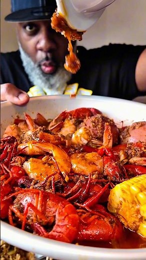 Seafood Boil Bags With Buttery Sauce