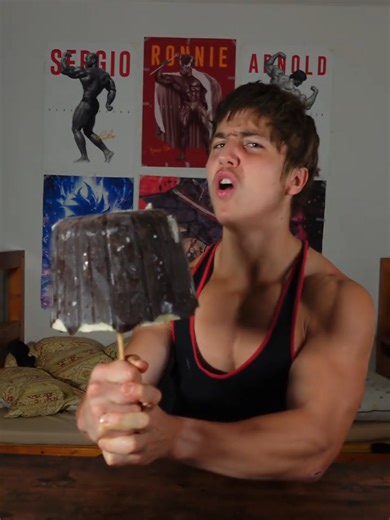 Chocolate ice cream with cream on the bulk. #food #mukbang #eating #cooking #bulking