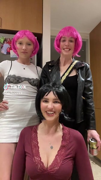 heinous attire #humbledqueens #bob @Millsy🌞🌿🍄🌼 @ur dad