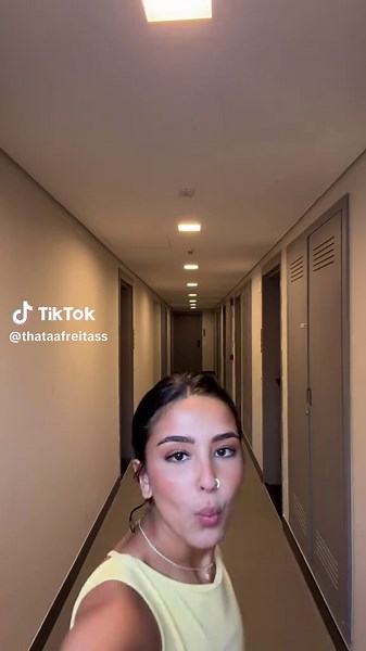 Vídeo de thatafreitas (@thataafreitass) relacionado a jean
