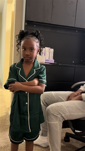 When your birthday in a few days so you have to laugh at all of daddy wack jokes to get the gift you want 😩 #fatherdaughter #comdey #laugh #viral