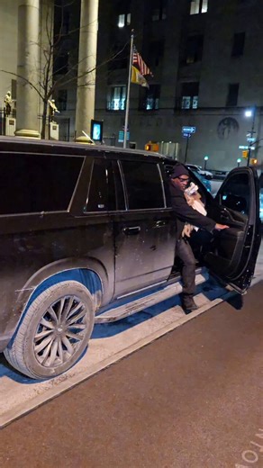 The way Rihanna came out of the car with a straight face 😐 no smile, no waiting for ASAP Rocky… she just walked in like she came alone. 😳🙆‍♂️
