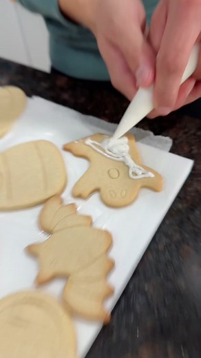 Making cookies again! | Daniel