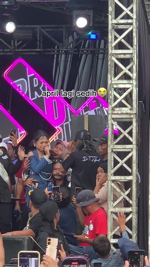 ke random an ropril🤣 ada aja kelakuan lu @da7_robi #aprilda7 #robida7 #da7indosiar #ropril #fyp