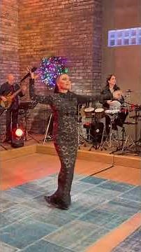 ✨ Παραμονή Χριστουγέννων… με χορό, τραγούδι και γιορτινή διάθεση! | #Παρέα 🎤