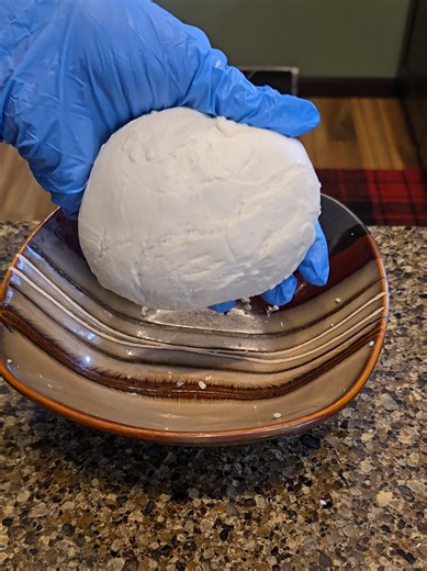 🌟Homemade Mozzarella Cheese •1/2 gal whole milk •1/2 cup white vinegar -Pour whole milk into a large pot and heat slowly to 120°F, stirring so it doesn't scorch. -Remove from heat, pour in vinegar and stir for 30 seconds. -Cover and let sit for 15 minutes. -Use a cheesecloth and strain out all the curds. Squeeze out all liquid. -Microwave for 30 seconds, stretch and fold a few times to form a smooth ball. Careful it's a bit warm! -Add salt while stretching. -Form a ball and place in ice water f