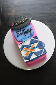 ⚾️ Baseball Sliding Mit Birthday Cake ⚾️ Today is my sons birthday, and he wanted me to surprise him with whatever cake I wanted to make. He just wanted it to be lemon flavor. So of course, I had to do something fun. One of his presents was a sliding mit, and so I decided to use the mit as inspiration for the cake. Cake Details: Flavor- Lemon Frosting: Lemon Buttercream Colors- @chefmaster Deep Pink, Sky Blue, Royal Blue, Navy Blue, Lemon Yellow and Sunset Orange. Technique: Buttercream Transfer