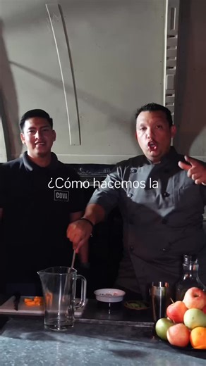 Cova - Guayaquil | Hello !! Hoy te tenemos un tutorial de cómo preparamos nuestros cócteles más pedidos por nuestros covalovers Ven por tu sangría Clarea en... | Instagram