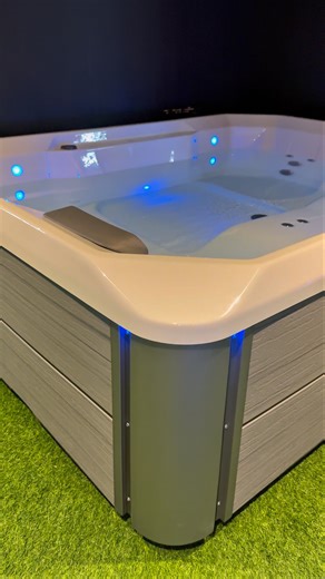 Cop or Drop the HotSpring HotSpot Stride Hot Tub? ♨️ #hottub #hottubs #jacuzzi #outdoorliving