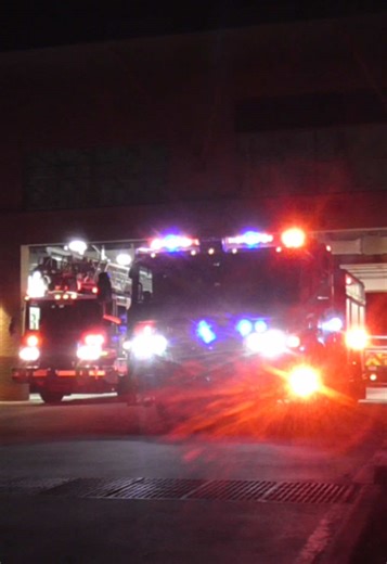 San Antonio Fire Department Station 51 Dumping the house 🔥🔥🔥 #firedepartment #firefighter #firefighting #emergencyvehicle