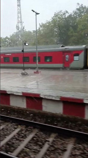 🚆 Train No. 12306 Howrah Rajdhani Express | Full Journey Experience | Indian Railways 🚄 #shorts #yt