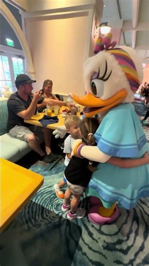 Meeting Daisy at Disney Character Breakfast | Yacht Club Resort