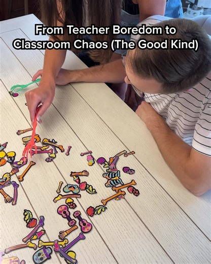 💀 The Perfect Halloween Game 💀 Skelegrams is the hilarious, fast-paced game where teams race to spell out words using bone pieces and skeleton hands. 💀 Turn Word Guessing Into Bone-Building Mayhem 🖐️ Use skeleton hands for an extra challenge 📚 Sharpen Focus and Team Thinking 🎉 Perfect for Game Night, Parties, and Loud Laughs 👨‍👩‍👧‍👦 Designed for Ages 8 | Uzzle Games